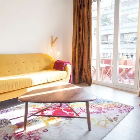 Housingleon - Etheria 250m Barrio Humedo Διαμέρισμα *