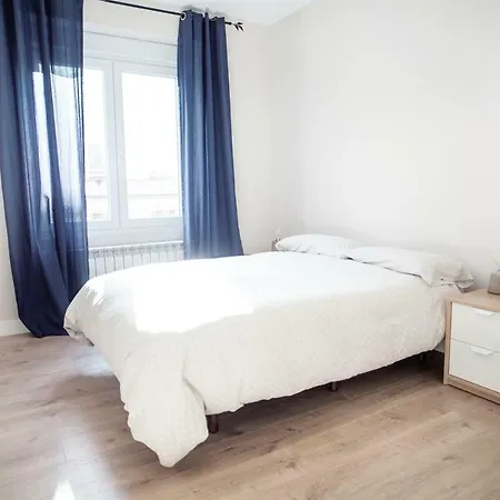Housingleon - Etheria 250m Barrio Humedo Διαμέρισμα