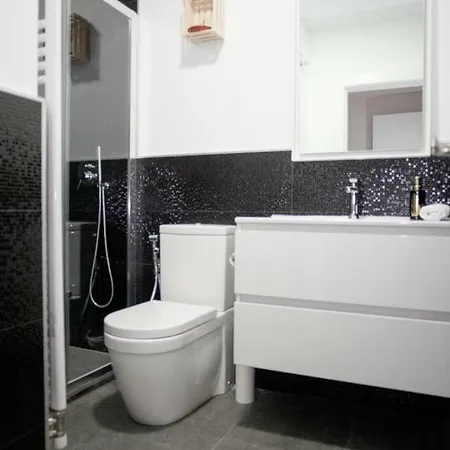 Housingleon - Etheria 250m Barrio Humedo Διαμέρισμα