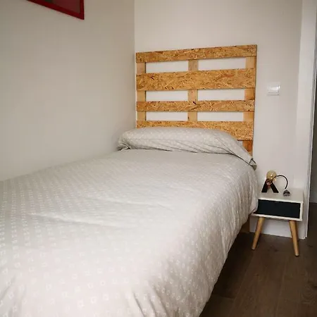 Housingleon - Etheria 250m Barrio Humedo *