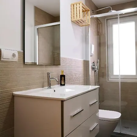 Housingleon - Etheria 250m Barrio Humedo Διαμέρισμα